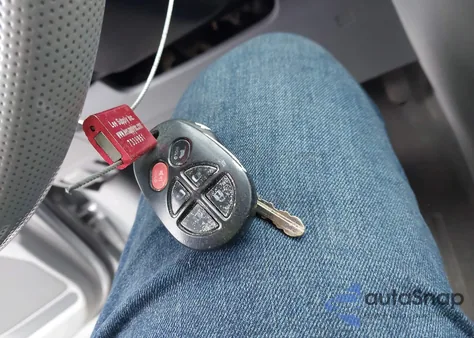 2013 Toyota Sienna Xle V6 8 Passenger из США, поврежденный, VIN 5TDYK3DC8DS361000